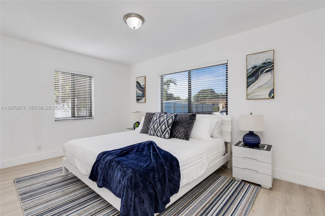 16049 NE 9th Pl, North Miami Beach, FL 33162 Photo