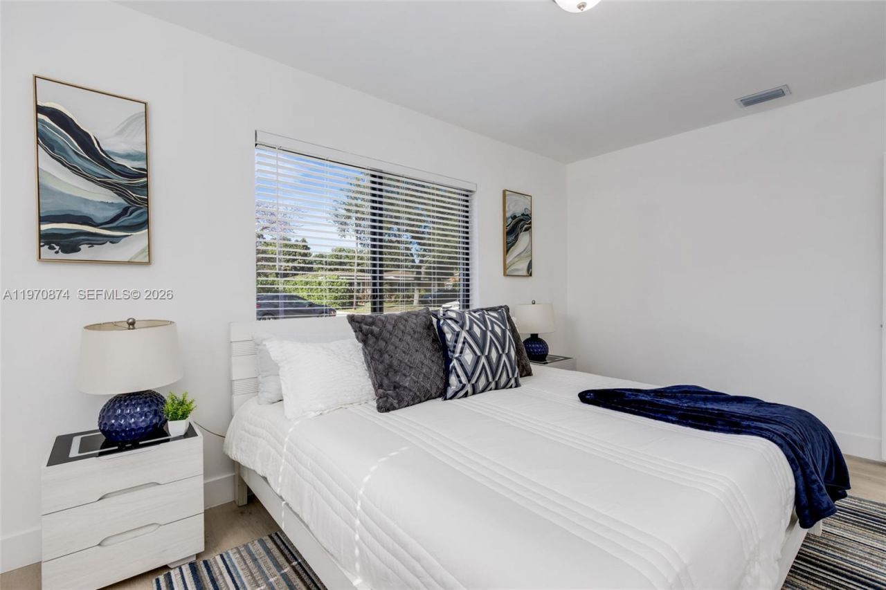 16049 NE 9th Pl, North Miami Beach, FL 33162 Photo