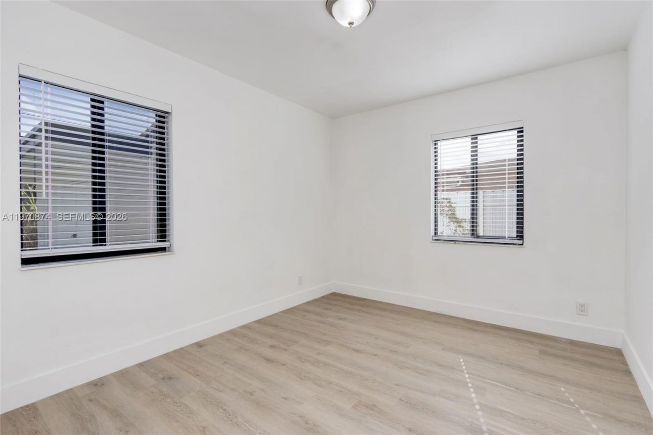 16049 NE 9th Pl, North Miami Beach, FL 33162 Photo