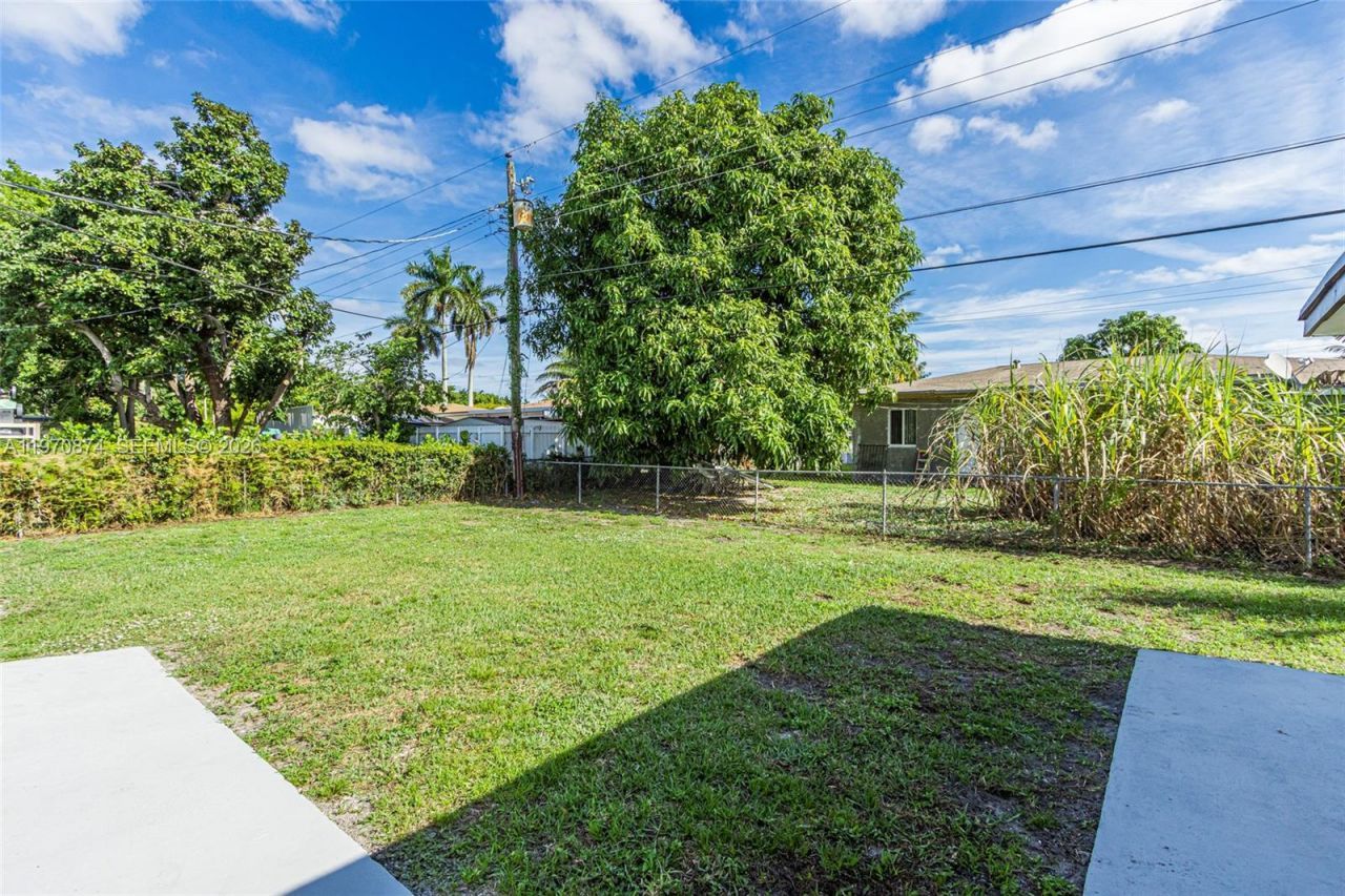 16049 NE 9th Pl, North Miami Beach, FL 33162 Photo