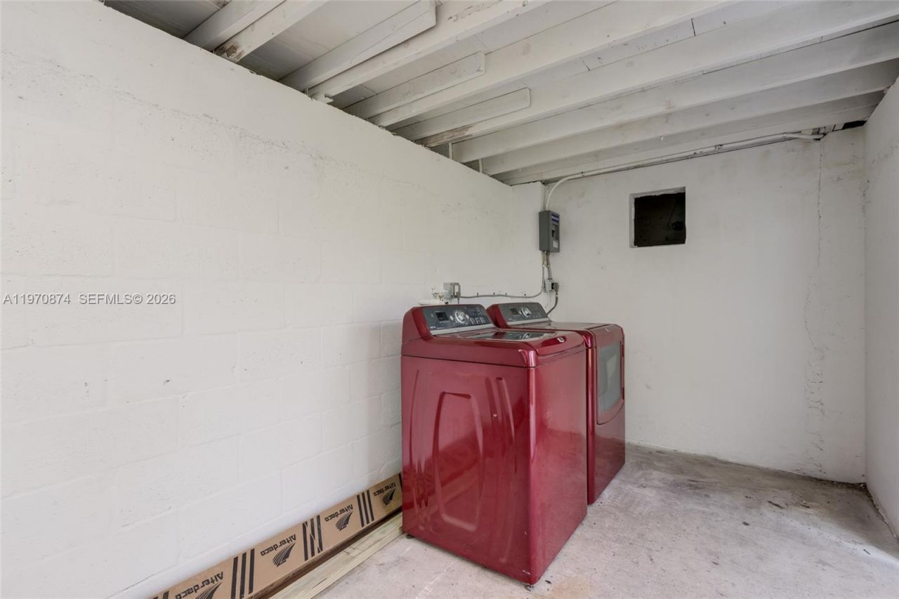 16049 NE 9th Pl, North Miami Beach, FL 33162 Photo