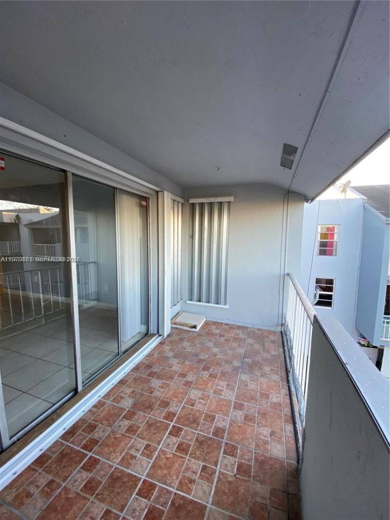 1735 W 60th St , Unit M301, Hialeah, FL 33012 Photo