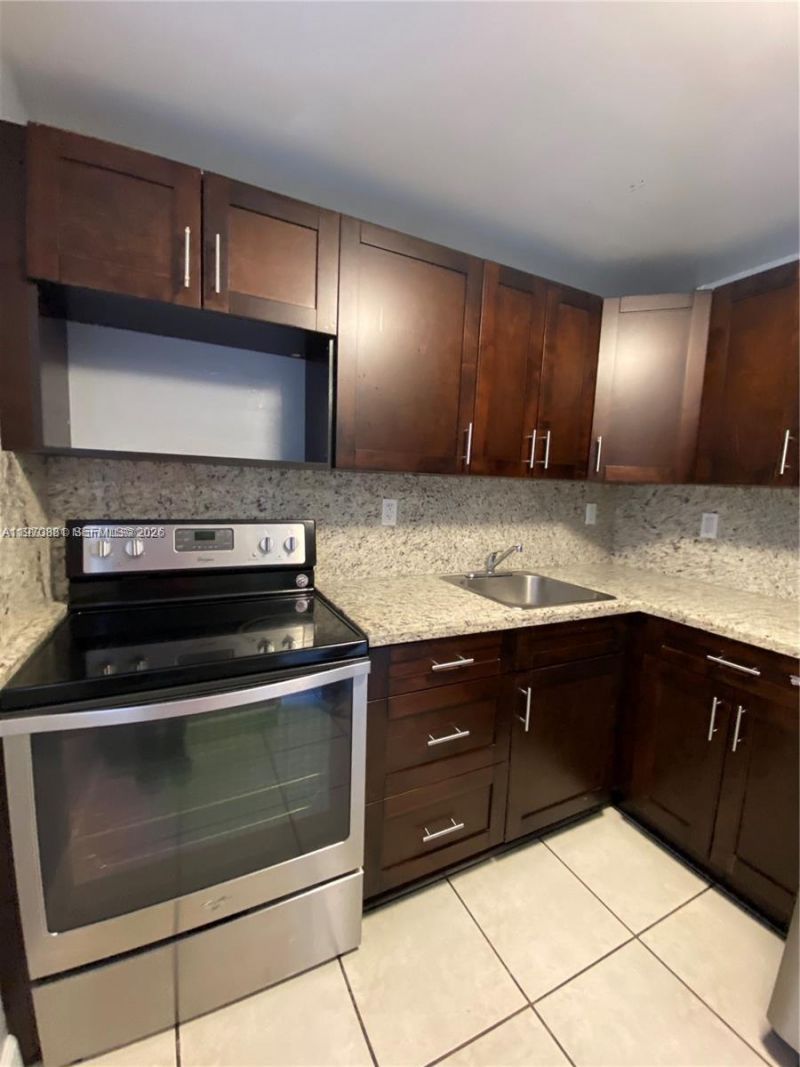 1735 W 60th St , Unit M301, Hialeah, FL 33012 Photo