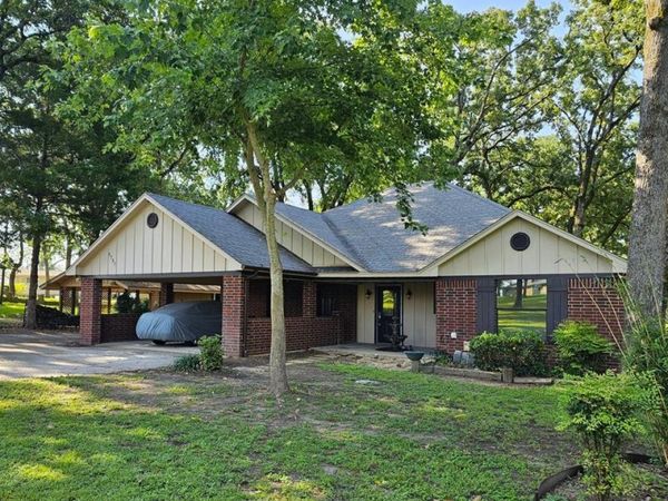 5731 N Cape Drive, Chandler, TX 75758