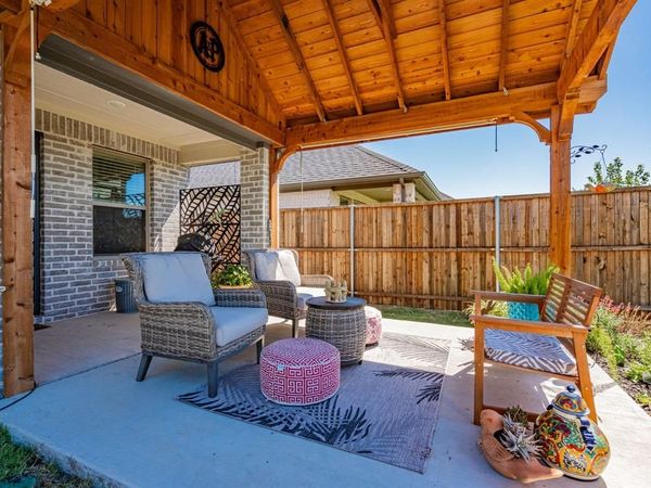 562 Water Valley Drive, Lavon, TX 75166