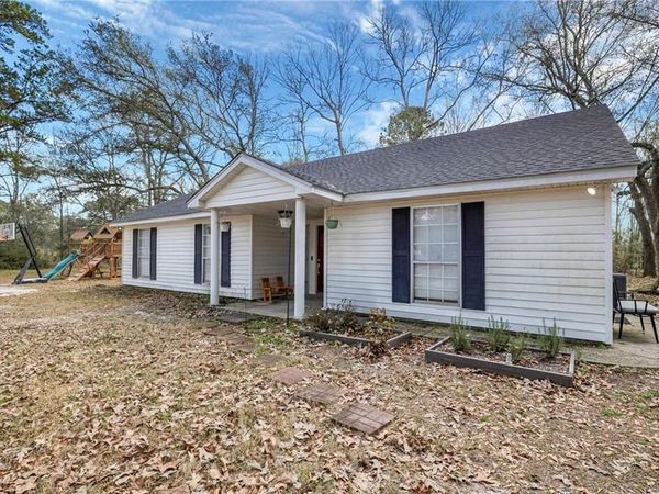 38030 MICHELLE Drive, Pearl River, LA 70452