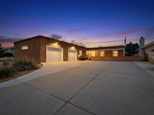 1509 Calle del Ranchero NE, Albuquerque, NM 87106