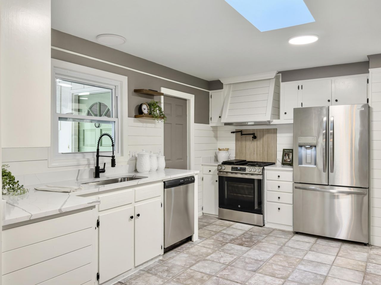 1318 Foster Street Photo 13