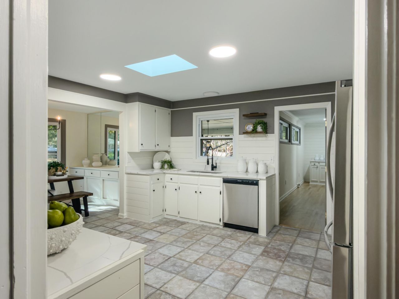 1318 Foster Street Photo 7