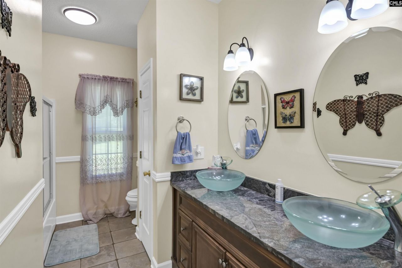 366 Gallery Cliff Drive  Photo 14