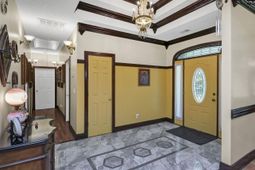 366 Gallery Cliff Drive  photo 4