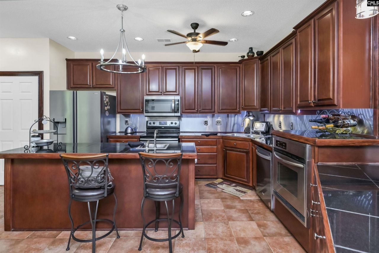 366 Gallery Cliff Drive  Photo 5