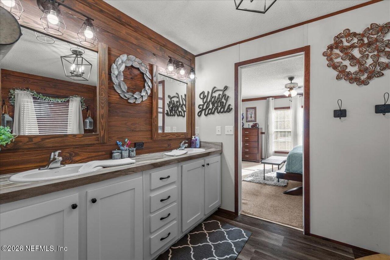 13709 Katie Johnson Lane, Sanderson, FL 32087 Photo