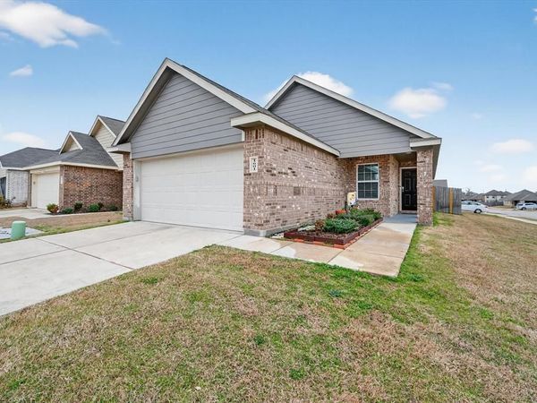 1601 Luke Street, Ennis, TX 75119