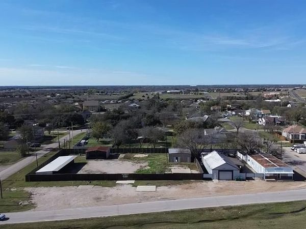 1R S MAIN Street , Ferris, TX 75125