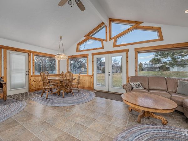 5710 Howard Ln, Nampa, ID 83687