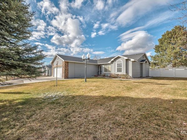 5710 Howard Ln, Nampa, ID 83687