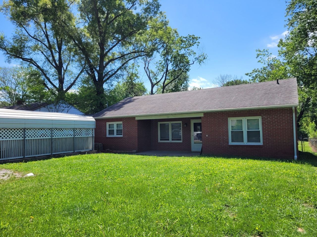 921 Airport Road, Mount Vernon, IL 62864 Main Photo
