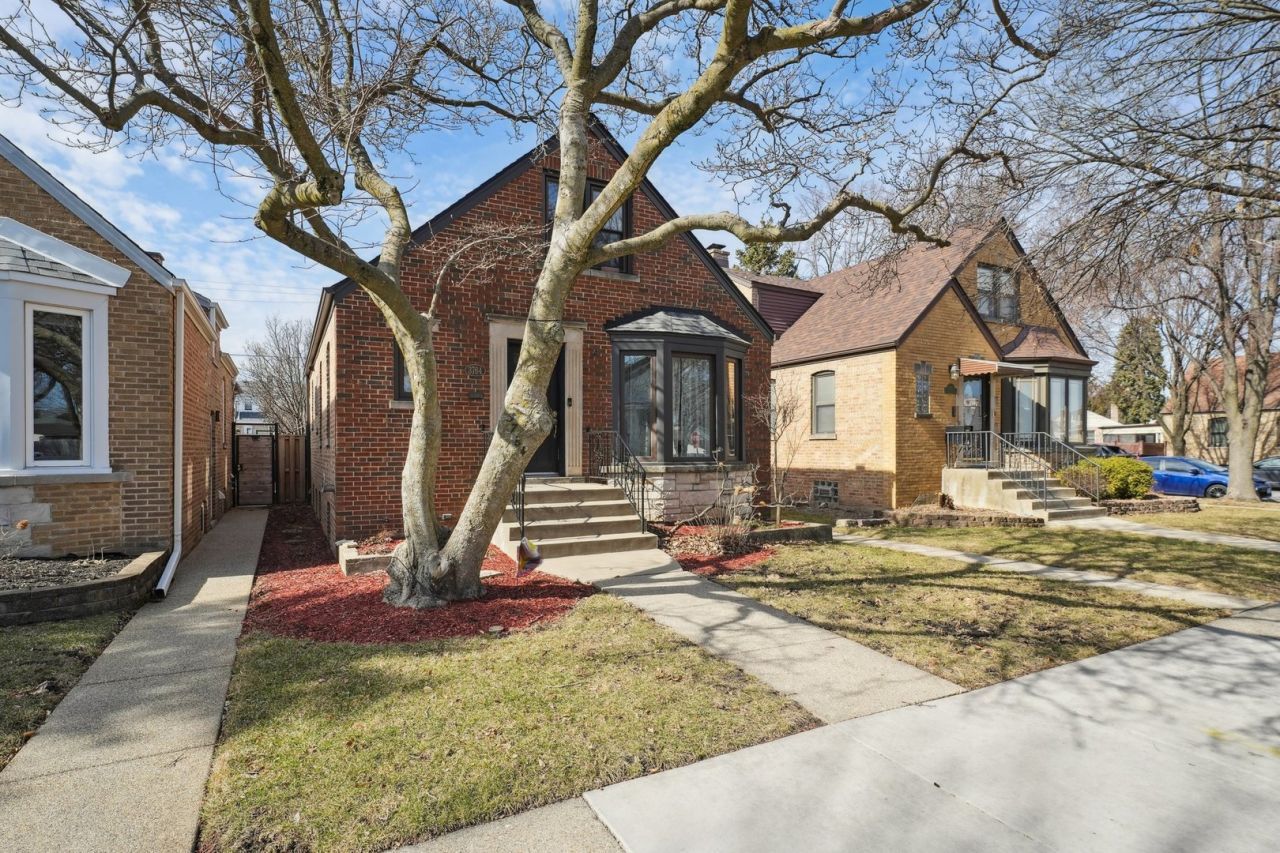 3764 N Oleander Avenue, Chicago, IL 60634 Main Photo