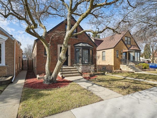 3764 N Oleander Avenue, Chicago, IL 60634