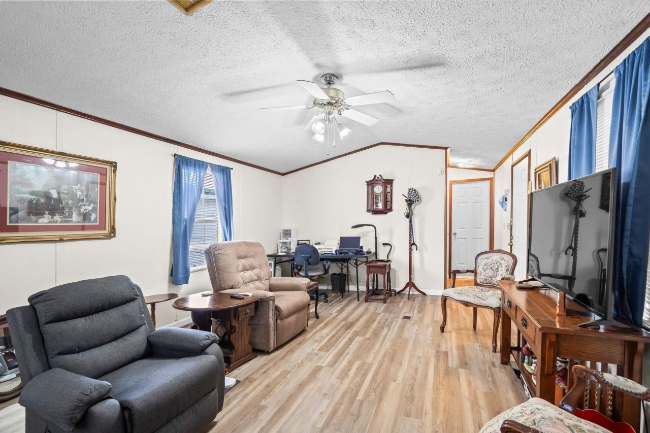 31 Burr Circle  Photo 10