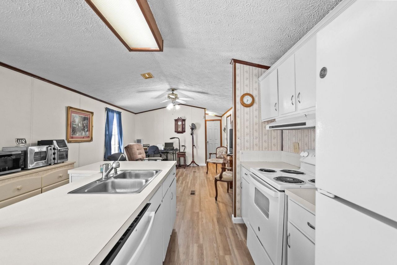 31 Burr Circle  Photo 13