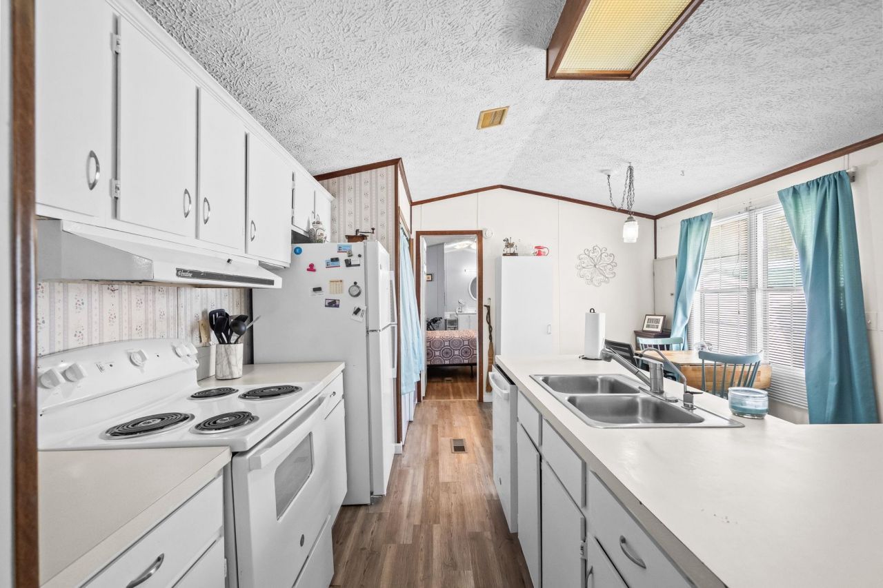 31 Burr Circle  Photo 15