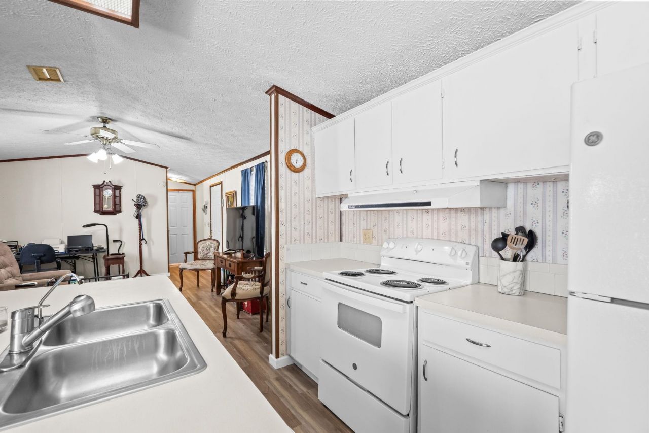 31 Burr Circle  Photo 19