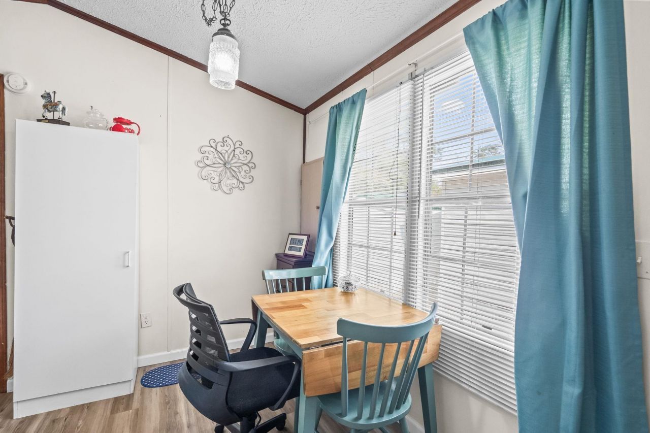 31 Burr Circle  Photo 20