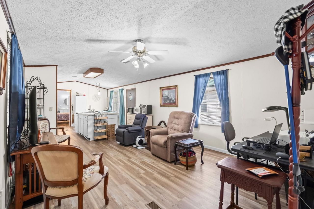 31 Burr Circle  Photo 8