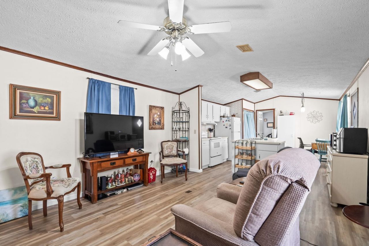 31 Burr Circle  Photo 9