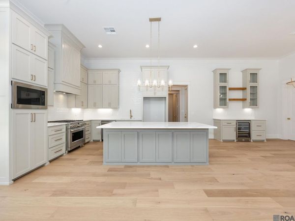 2730 Pointe-marie Dr, Baton Rouge, LA 70820