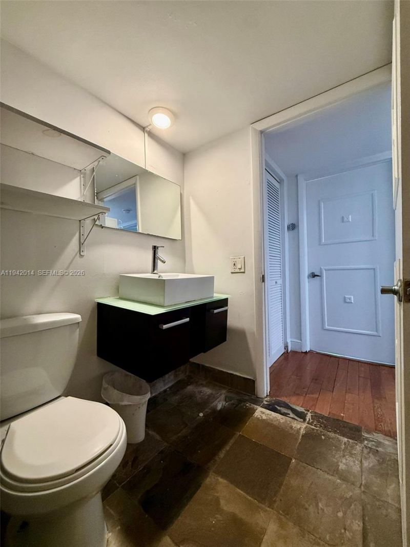 1605 Bay Rd , Unit 407, Miami Beach, FL 33139 Photo