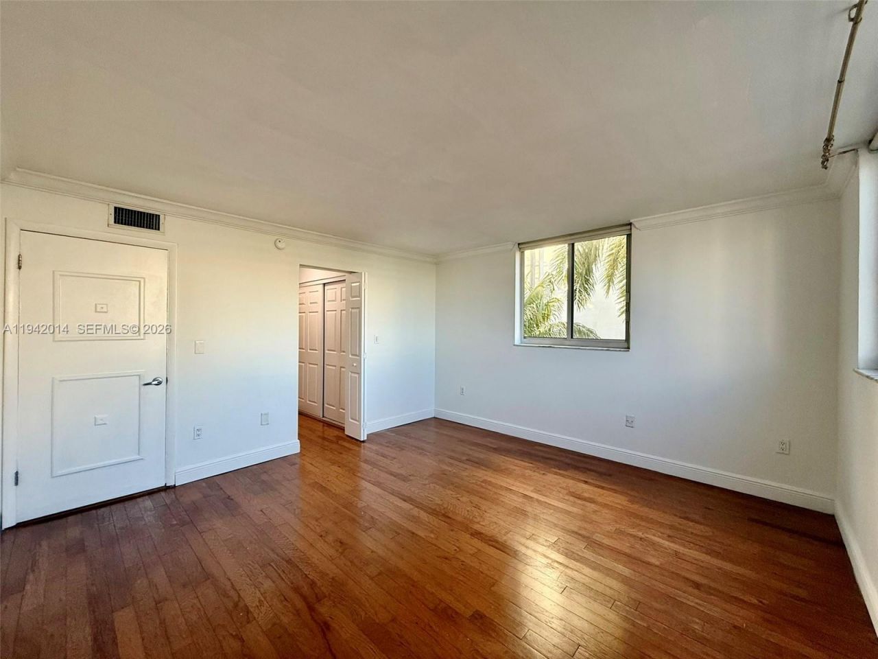 1605 Bay Rd , Unit 407, Miami Beach, FL 33139 Photo