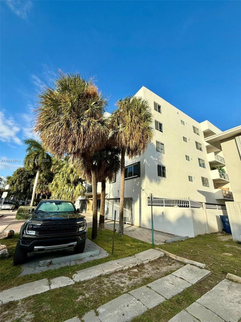 1605 Bay Rd , Unit 407, Miami Beach, FL 33139 Photo