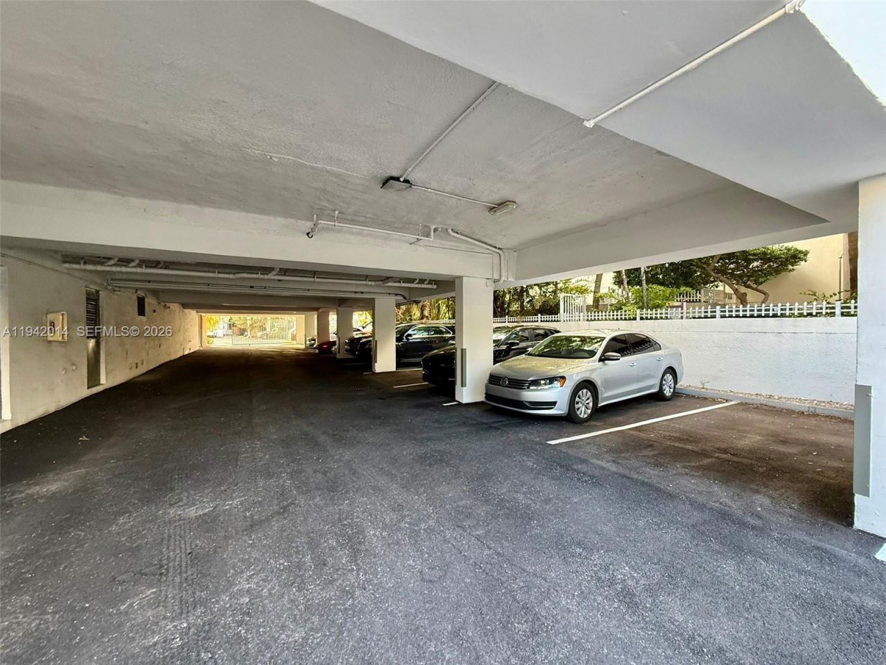 1605 Bay Rd , Unit 407, Miami Beach, FL 33139 Photo