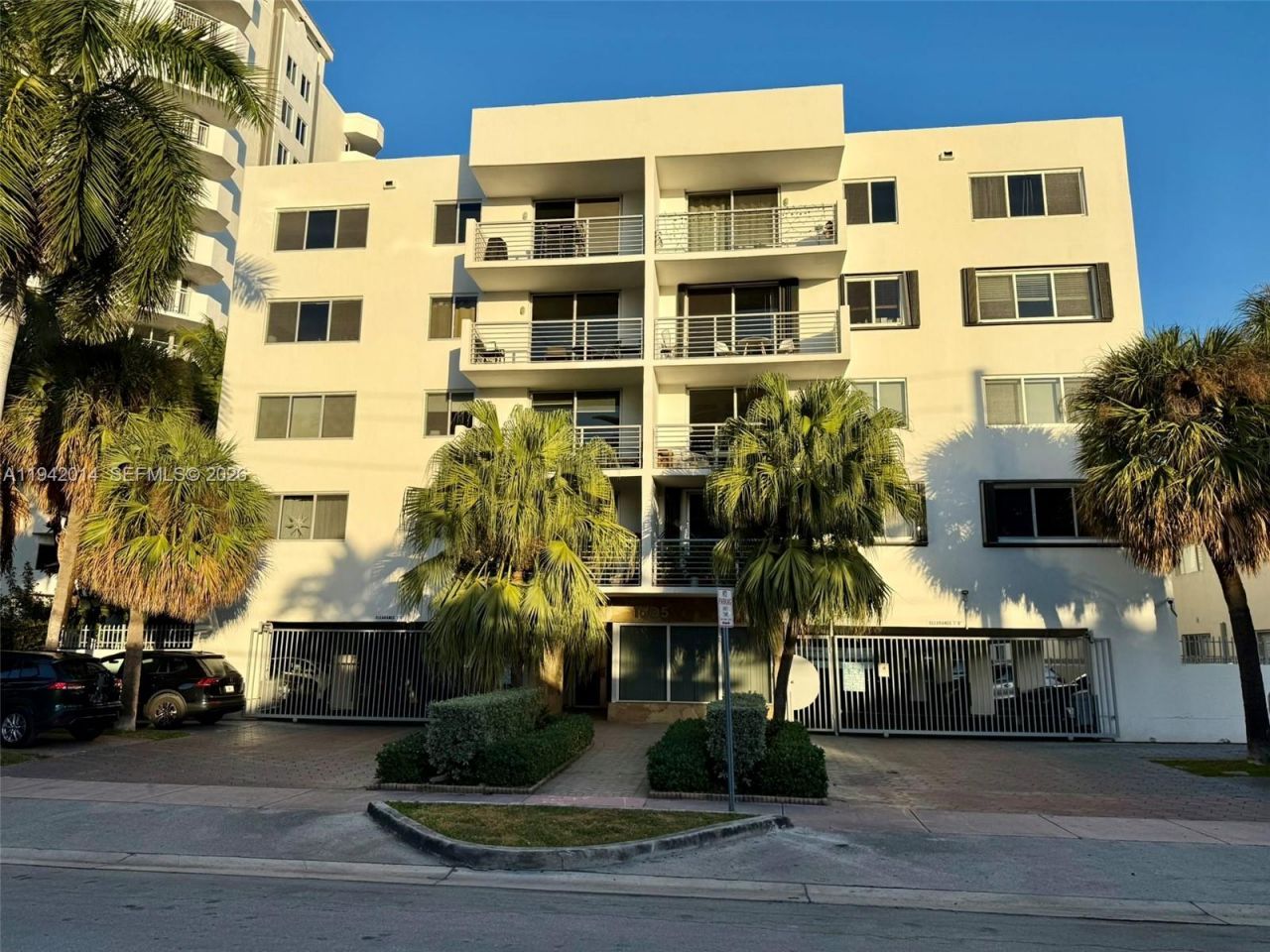 1605 Bay Rd , Unit 407, Miami Beach, FL 33139 Photo
