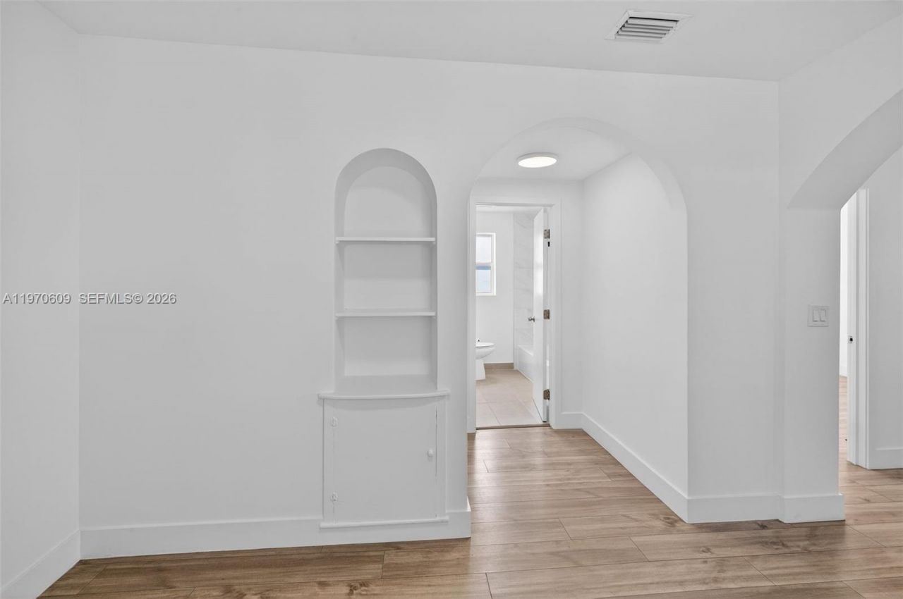 1801 SW 5th St, Unit 1801, Miami, FL 33135 Photo