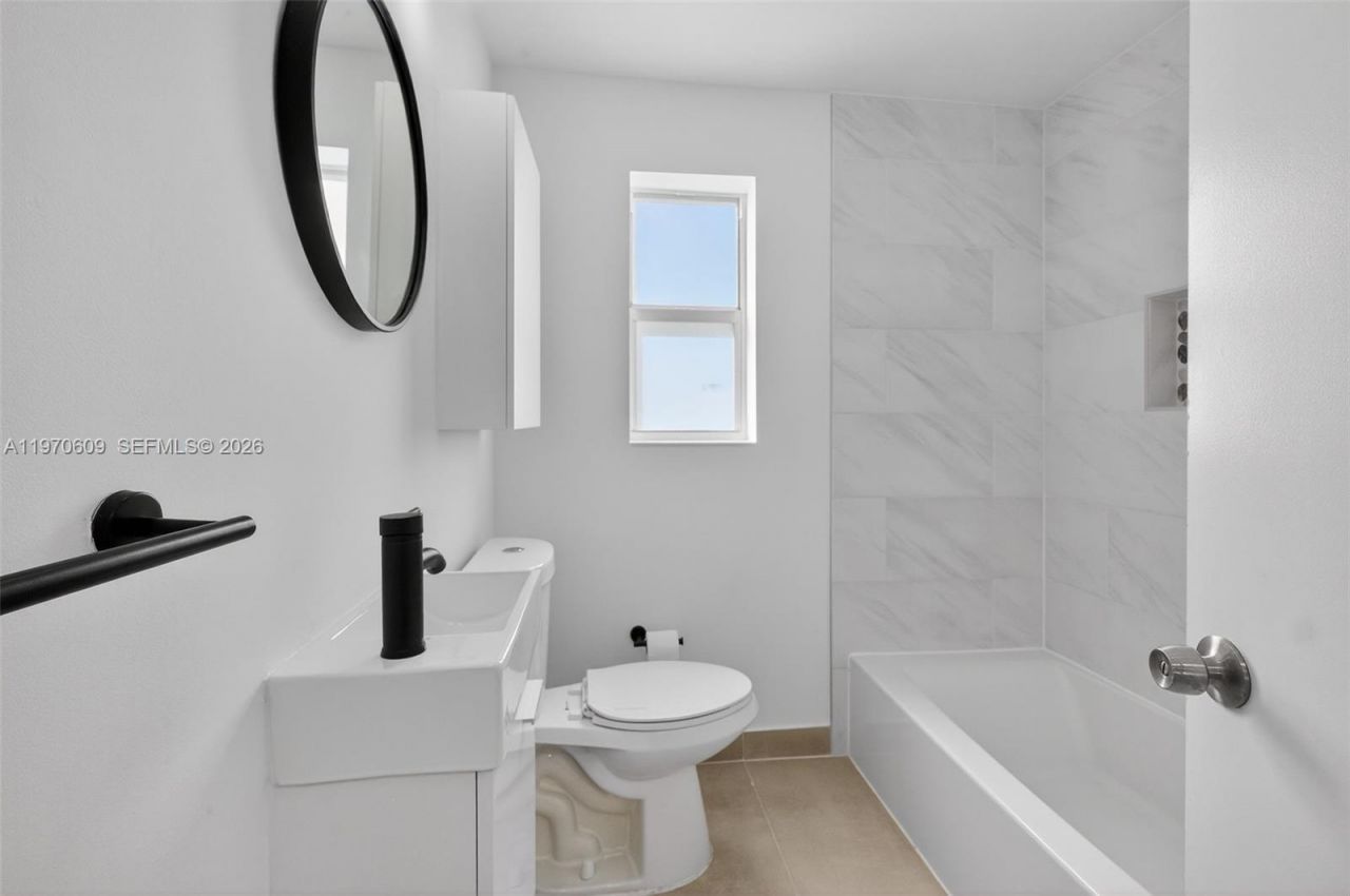 1801 SW 5th St, Unit 1801, Miami, FL 33135 Photo