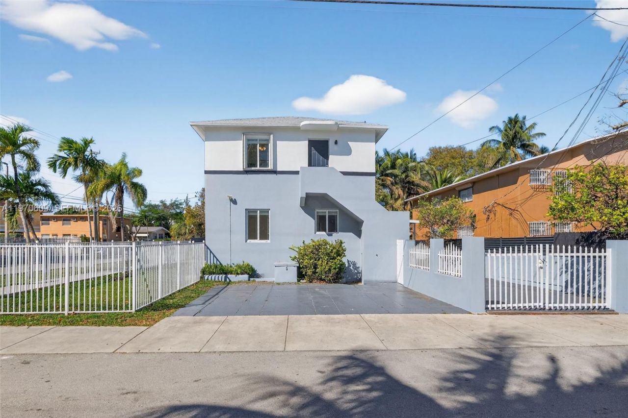 1801 SW 5th St, Unit 1801, Miami, FL 33135 Photo