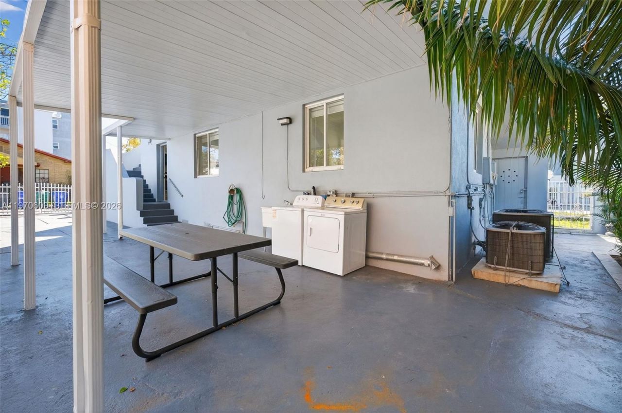 1801 SW 5th St, Unit 1801, Miami, FL 33135 Photo