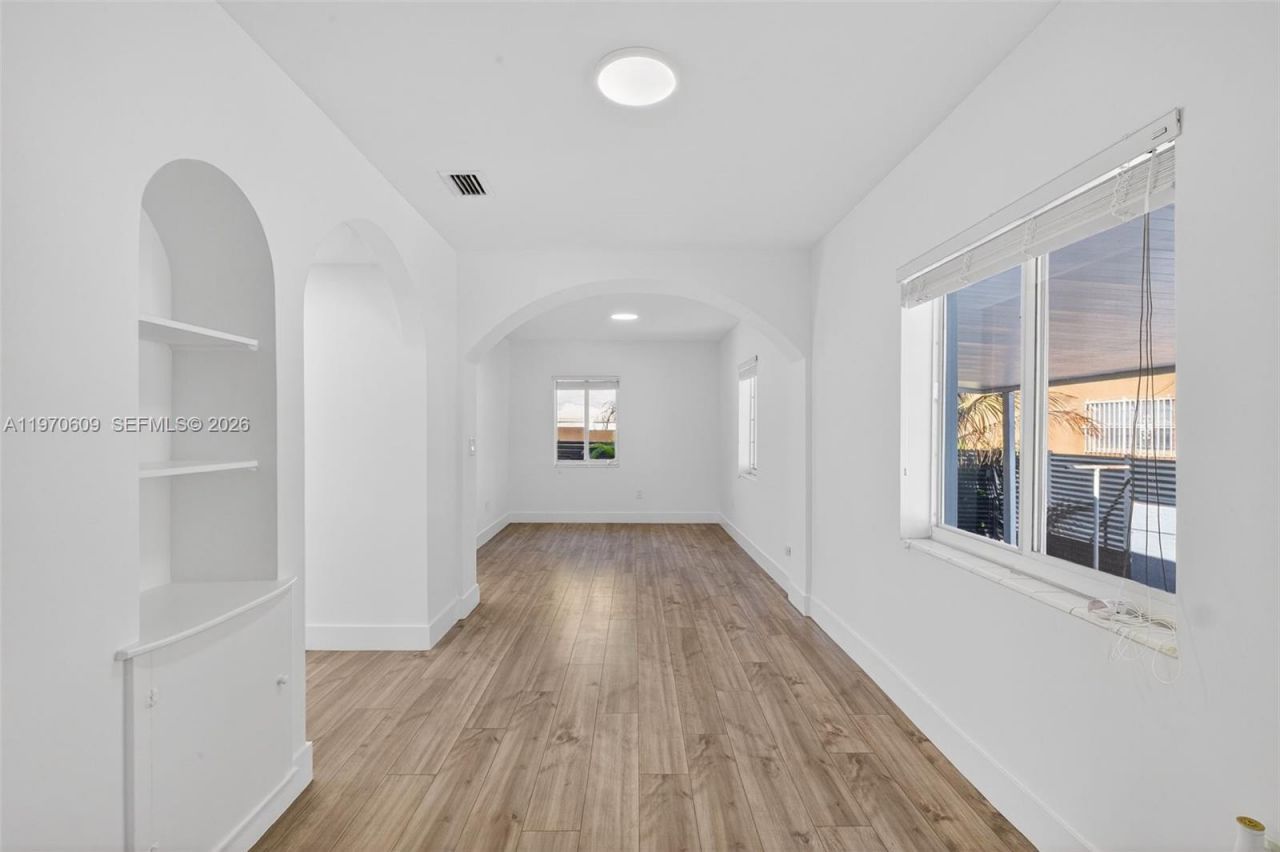 1801 SW 5th St, Unit 1801, Miami, FL 33135 Photo