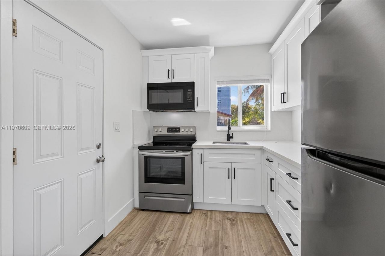 1801 SW 5th St, Unit 1801, Miami, FL 33135 Photo