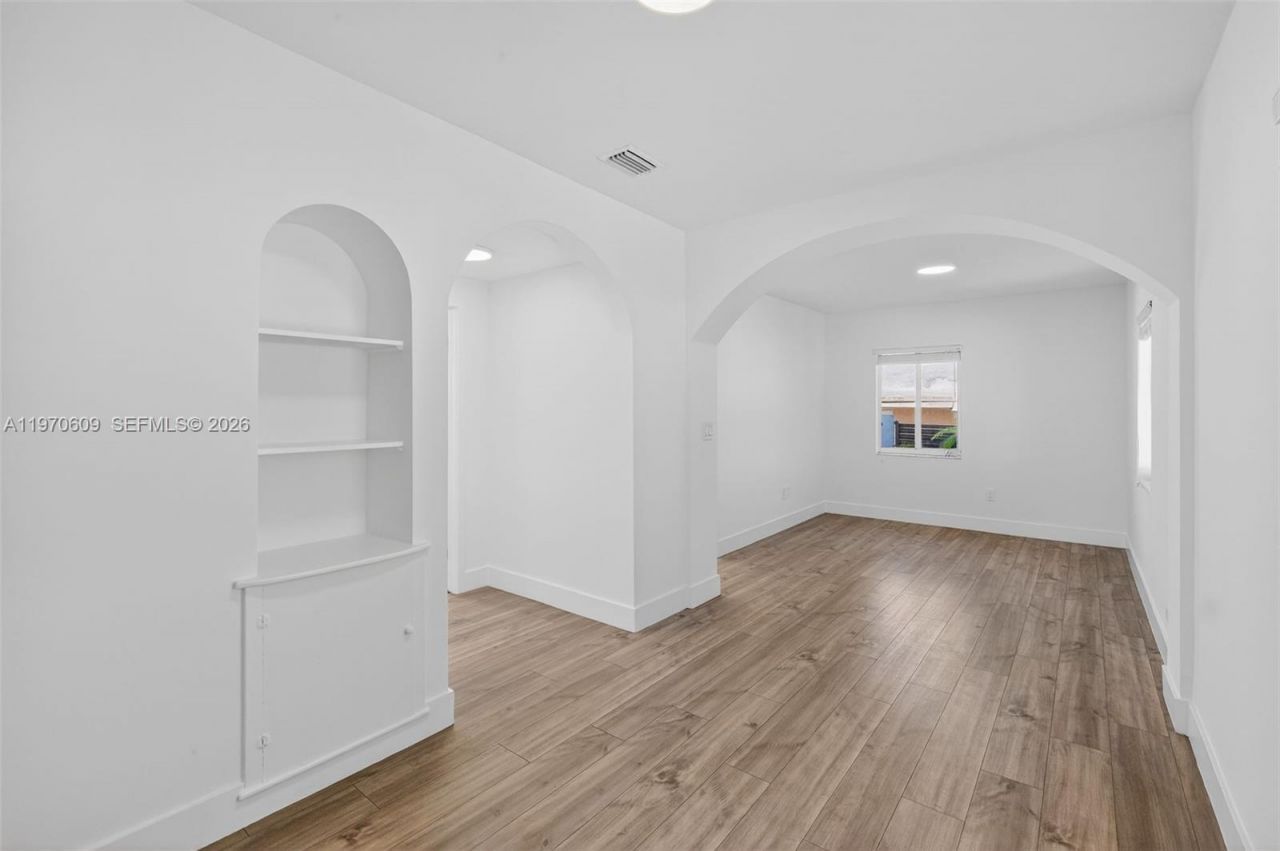 1801 SW 5th St, Unit 1801, Miami, FL 33135 Photo