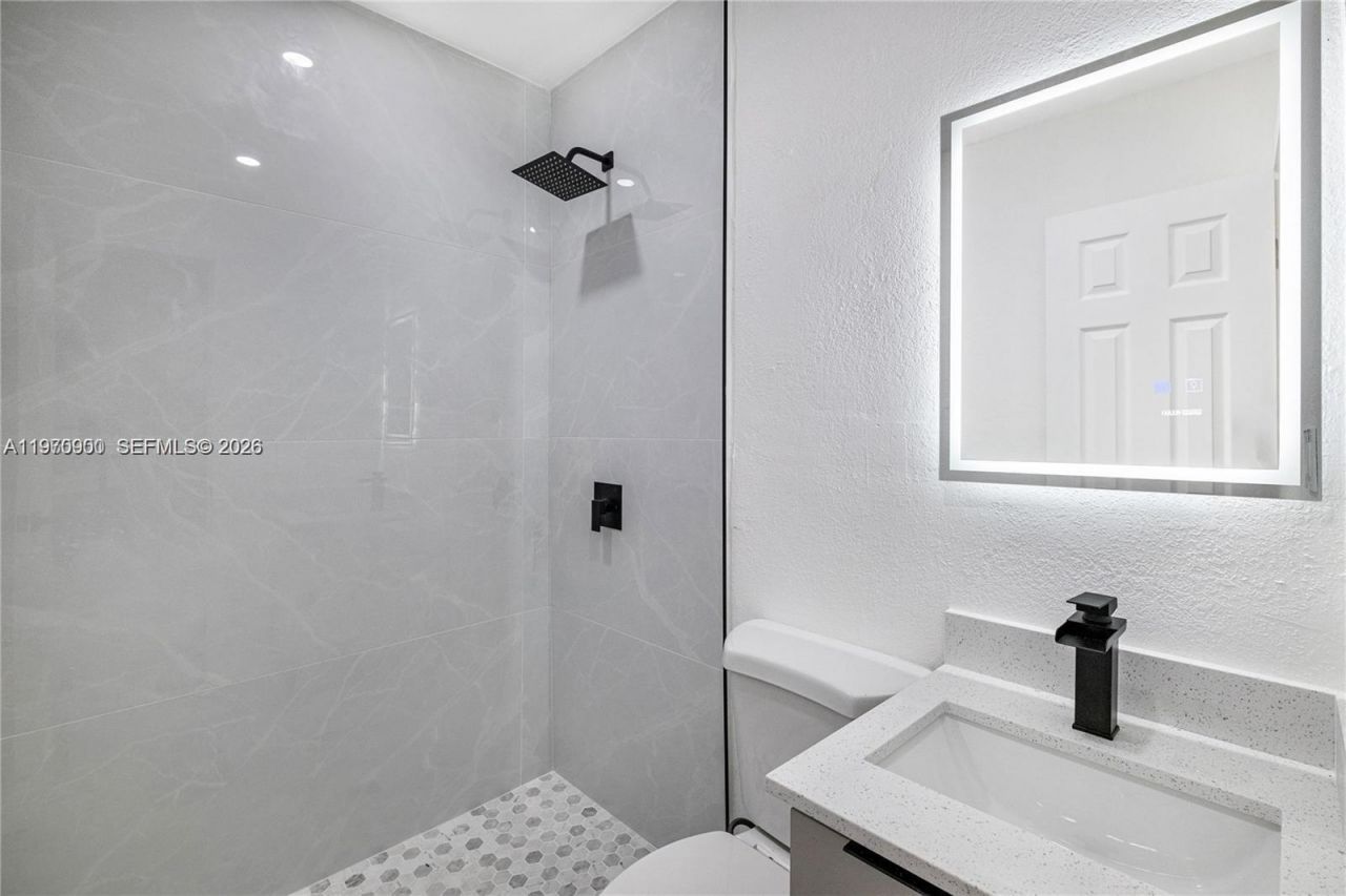 6905 NW 4th Ct, Miami, FL 33150 Photo