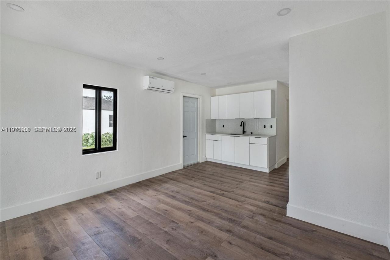 6905 NW 4th Ct, Miami, FL 33150 Photo