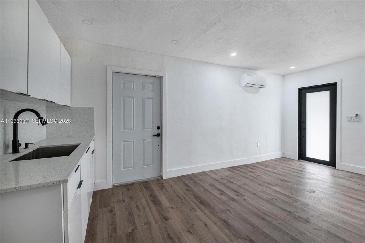 6905 NW 4th Ct, Miami, FL 33150 Photo