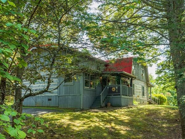 422 AUTUMN Lane, Gatlinburg, TN 37738