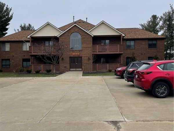 8665 W Scenicview Drive, Unit 205, Broadview Heights, OH 44147
