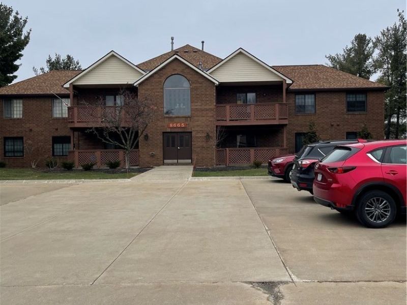 8665 W Scenicview Drive, Unit 205, Broadview Heights, OH 44147 Photo 1